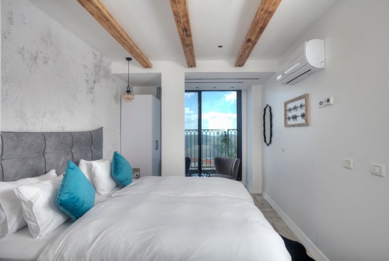 Open Skys Villa Safed Bagian luar foto
